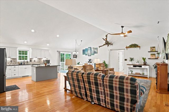 1309 REDLAND RD, Cross Junction, VA 22625