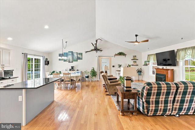 1309 REDLAND RD, Cross Junction, VA 22625