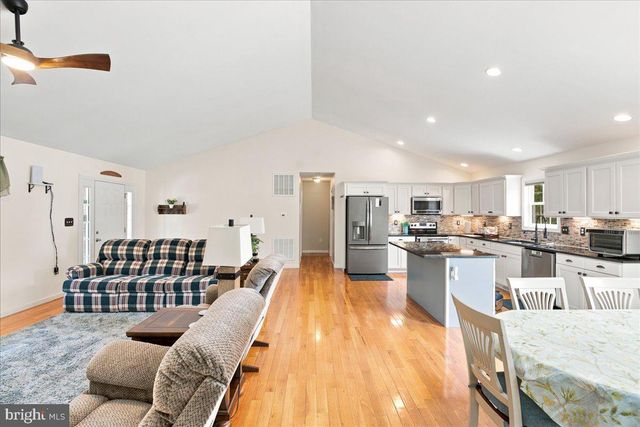1309 REDLAND RD, Cross Junction, VA 22625