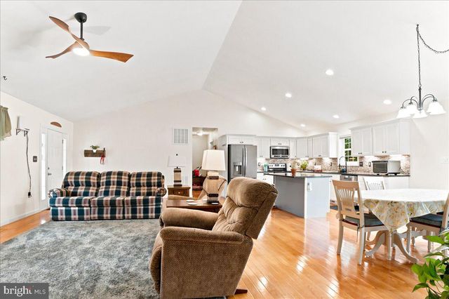 1309 REDLAND RD, Cross Junction, VA 22625