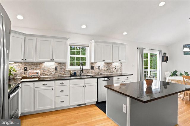 1309 REDLAND RD, Cross Junction, VA 22625