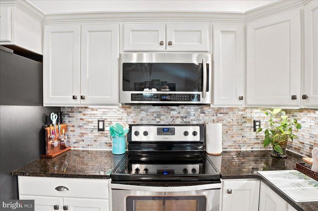 1309 REDLAND RD, Cross Junction, VA 22625