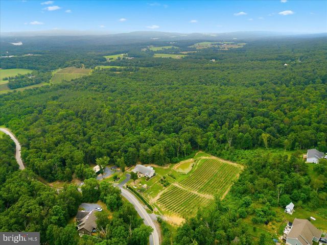 1309 REDLAND RD, Cross Junction, VA 22625