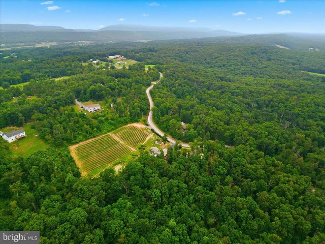 1309 REDLAND RD, Cross Junction, VA 22625