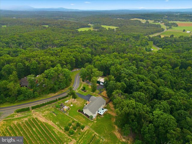 1309 REDLAND RD, Cross Junction, VA 22625
