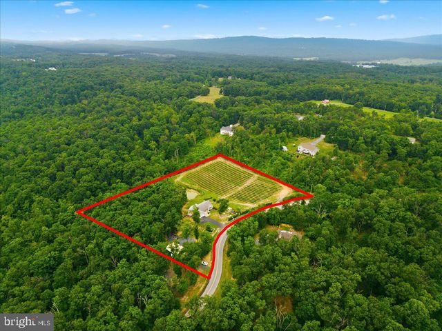 1309 REDLAND RD, Cross Junction, VA 22625