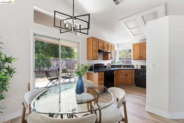 6979 Romanzo WAY, Elk Grove, CA 95758