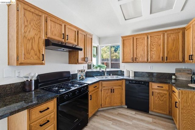 6979 Romanzo WAY, Elk Grove, CA 95758