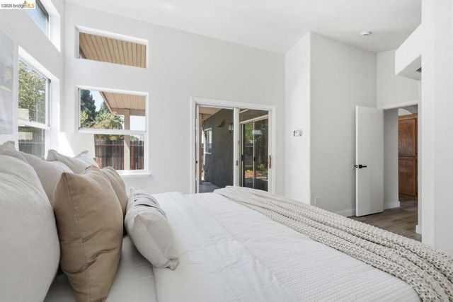 6979 Romanzo WAY, Elk Grove, CA 95758