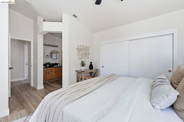 6979 Romanzo WAY, Elk Grove, CA 95758