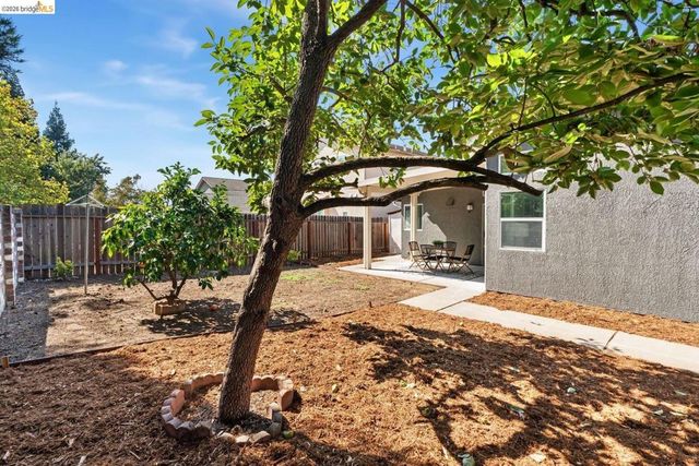 6979 Romanzo WAY, Elk Grove, CA 95758