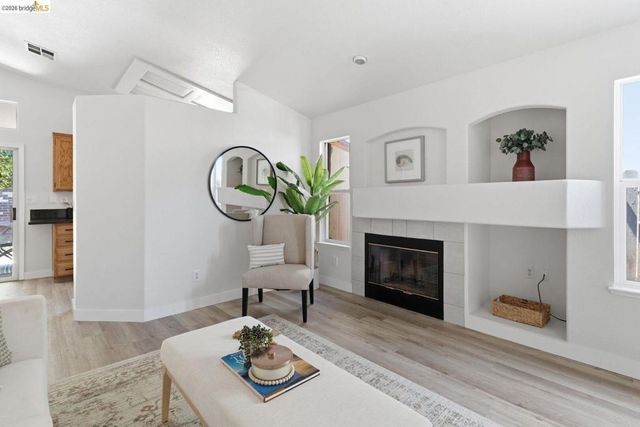 6979 Romanzo WAY, Elk Grove, CA 95758