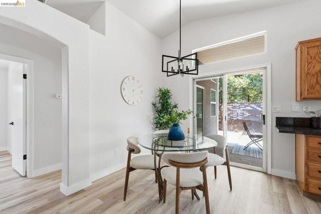 6979 Romanzo WAY, Elk Grove, CA 95758