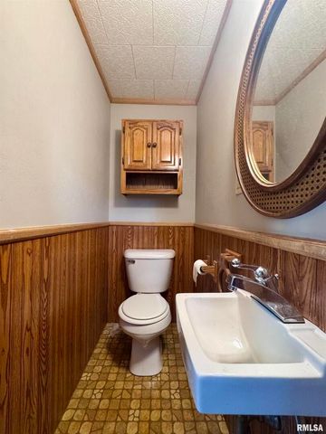 916 7TH Street, Fulton, IL 61252