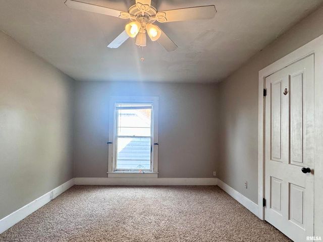 916 7TH Street, Fulton, IL 61252