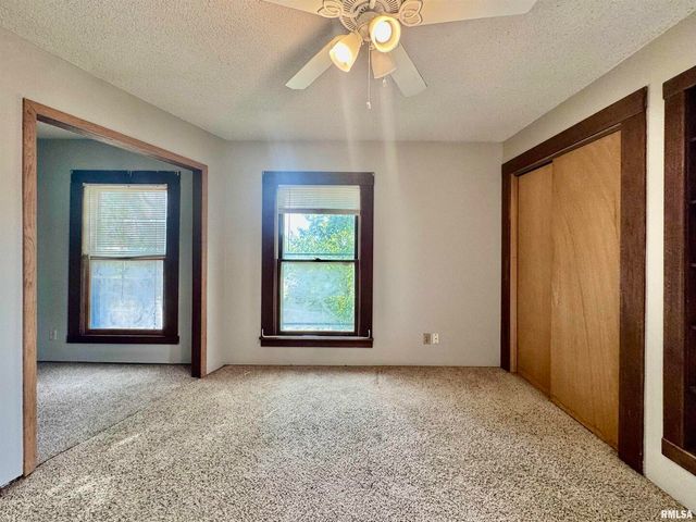 916 7TH Street, Fulton, IL 61252