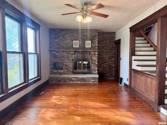 916 7TH Street, Fulton, IL 61252