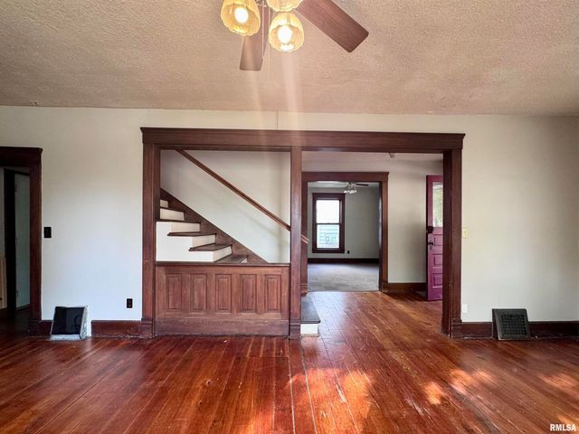 916 7TH Street, Fulton, IL 61252