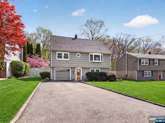 22 Wildwood Terrace, Ringwood, NJ 07456