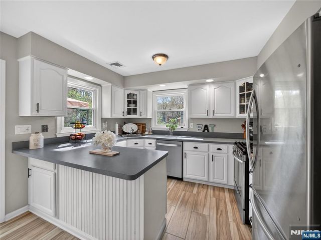 22 Wildwood Terrace, Ringwood, NJ 07456