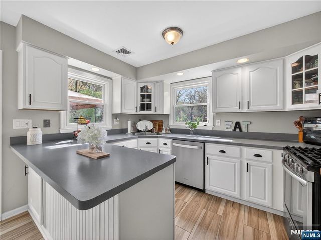 22 Wildwood Terrace, Ringwood, NJ 07456