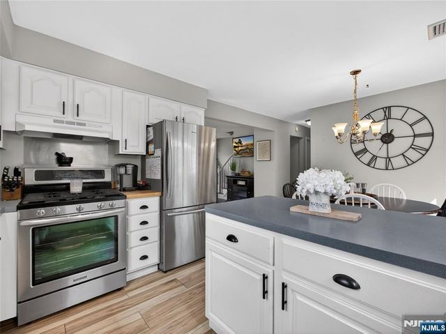 22 Wildwood Terrace, Ringwood, NJ 07456