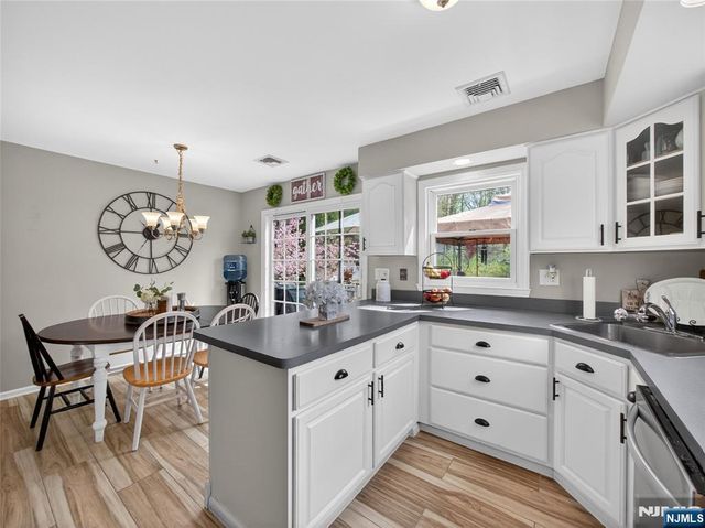 22 Wildwood Terrace, Ringwood, NJ 07456