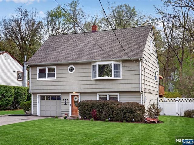 22 Wildwood Terrace, Ringwood, NJ 07456