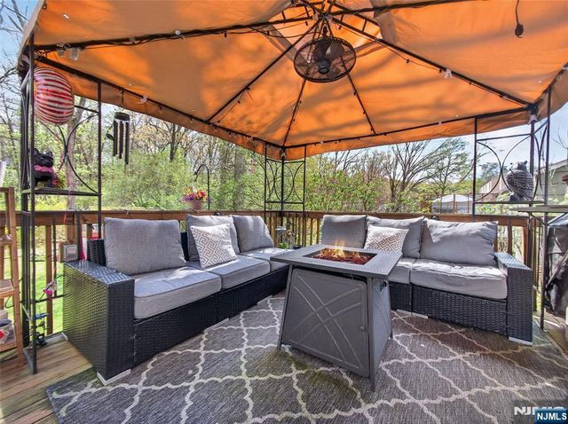 22 Wildwood Terrace, Ringwood, NJ 07456