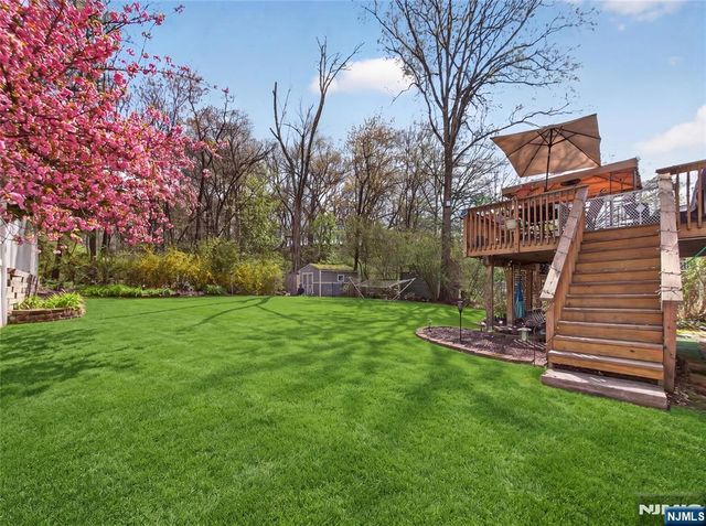 22 Wildwood Terrace, Ringwood, NJ 07456