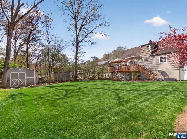 22 Wildwood Terrace, Ringwood, NJ 07456