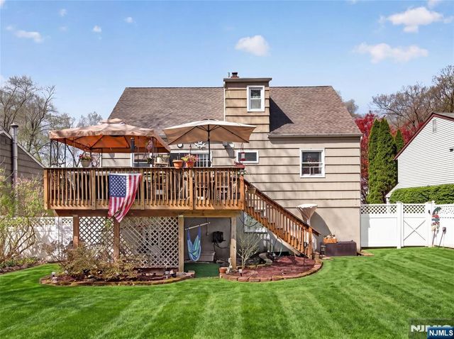 22 Wildwood Terrace, Ringwood, NJ 07456