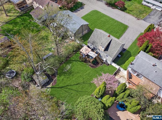 22 Wildwood Terrace, Ringwood, NJ 07456