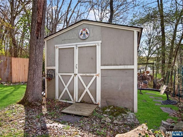 22 Wildwood Terrace, Ringwood, NJ 07456