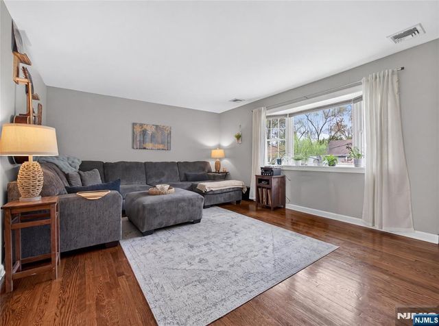 22 Wildwood Terrace, Ringwood, NJ 07456