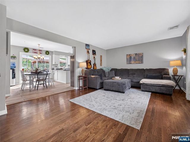 22 Wildwood Terrace, Ringwood, NJ 07456