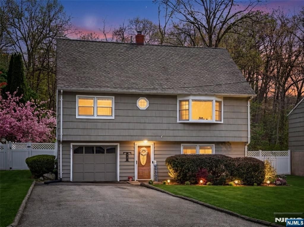 22 Wildwood Terrace, Ringwood, NJ 07456