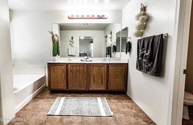 4830 S Vallecano Drive, Tucson, AZ 85746