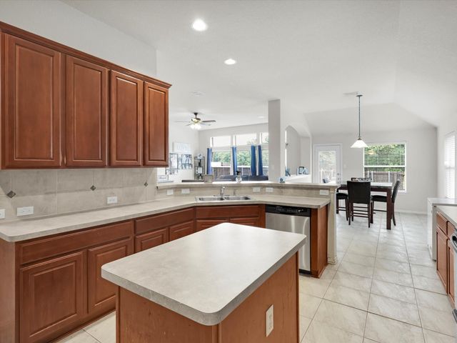 604 Abbott Avenue, Desoto, TX 75115