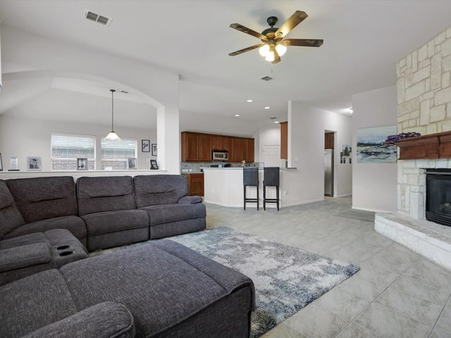 604 Abbott Avenue, Desoto, TX 75115