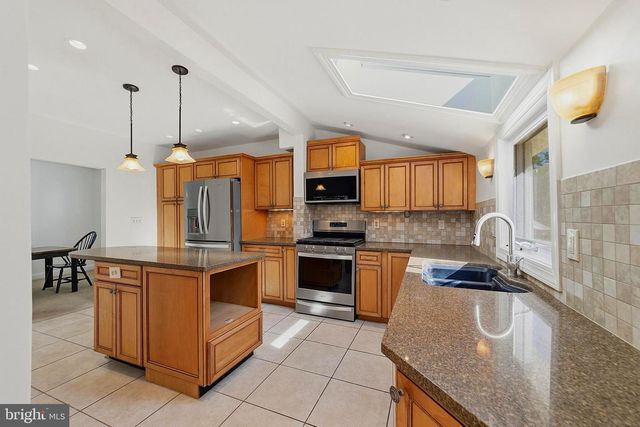 14 VAN DUYN DR, Ewing, NJ 08618