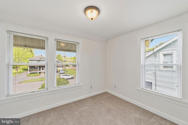 14 VAN DUYN DR, Ewing, NJ 08618