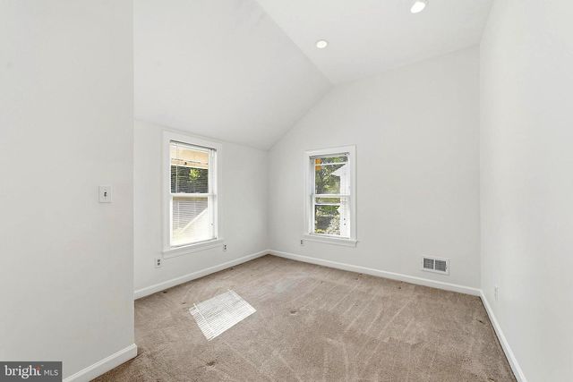 14 VAN DUYN DR, Ewing, NJ 08618