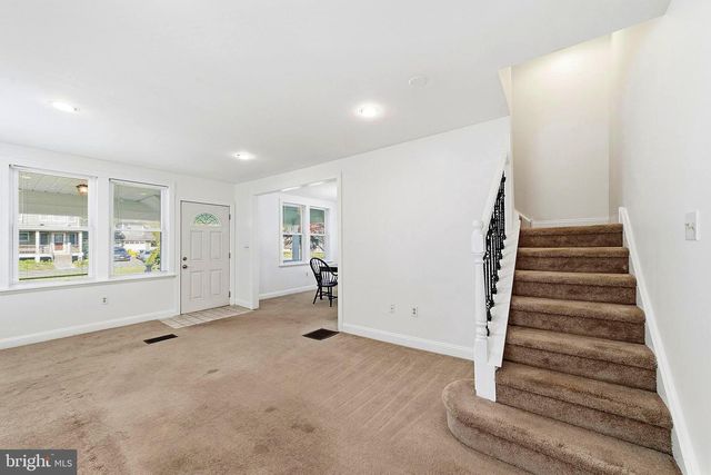 14 VAN DUYN DR, Ewing, NJ 08618