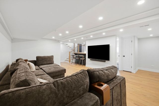 535 The Lane, Hinsdale, IL 60521