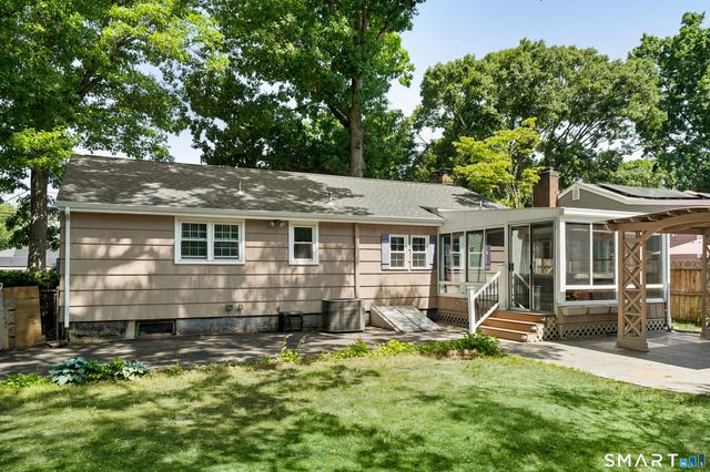 37 Roosevelt Avenue, West Haven, CT 06516
