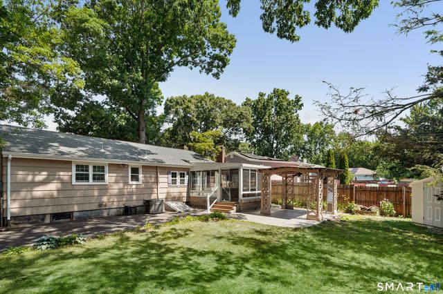 37 Roosevelt Avenue, West Haven, CT 06516