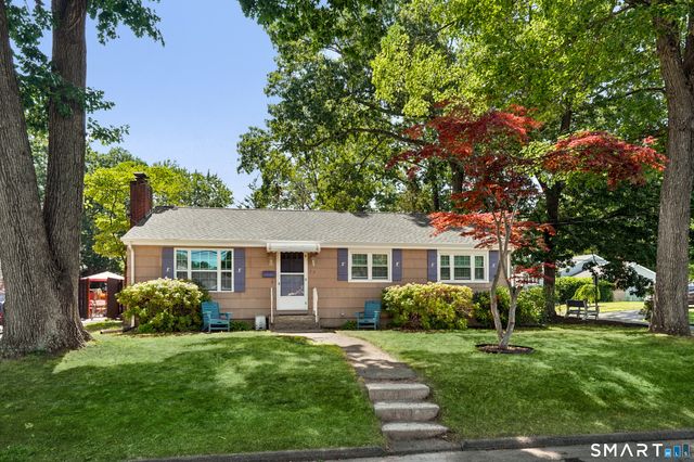 37 Roosevelt Avenue, West Haven, CT 06516