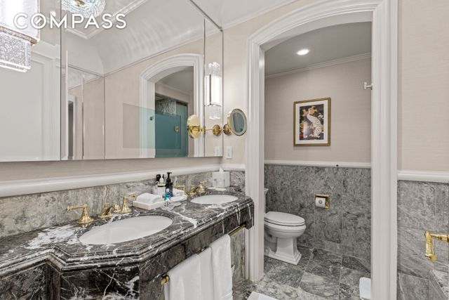 2 E 55th Street 918W17, New York City, NY 10022