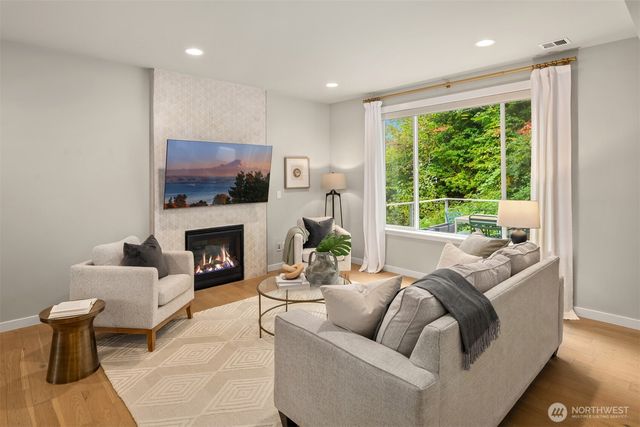 2119 NW Lynx Loop, Issaquah, WA 98027